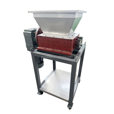 Vermogen 1,5 kW Duurzame universele organische afvalmachine Kleine groentebreker met ingebouwde drager met kerncomponenten