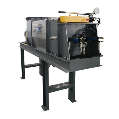 Automatische 304 roestvrij staal voedsel afval ontwatering machine met overbelasting beschermende motor en 220V / 380V spanning