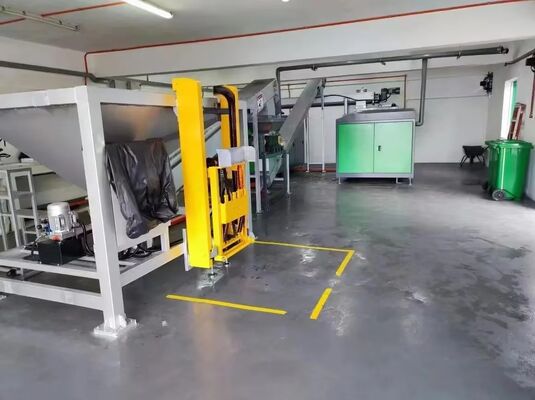 Op maat gemaakte geurloze elektrische industriële compostapparatuur 1000 kg dagelijkse verwerkingscapaciteit 24 uur verwerkingscyclus Microbiële ontbinding